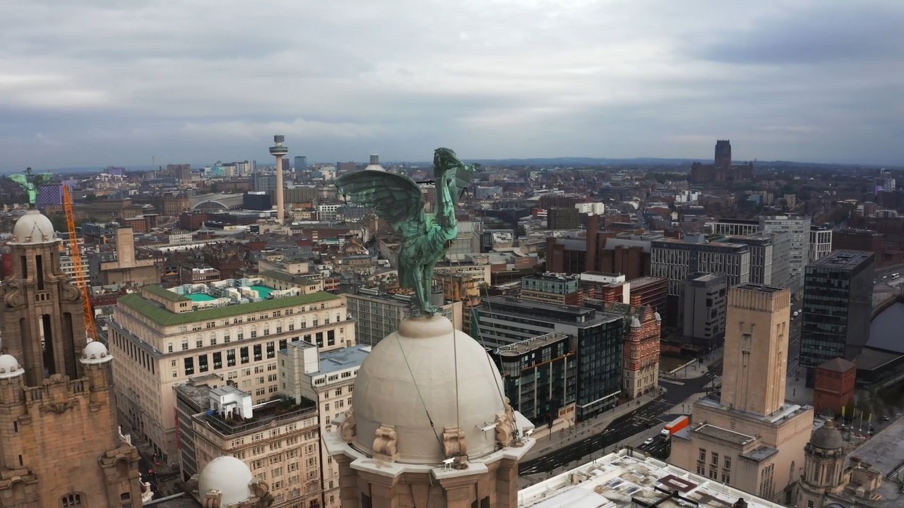 Discover Liverpool's Iconic Skyline: The Three Graces 🏙️