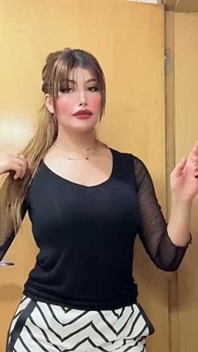 تيك توكر جزائرية وتكة - رقصات ومقاطع متنوعة