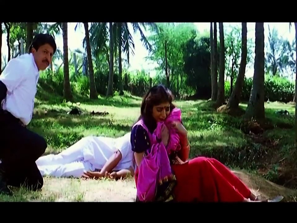 ಗಂಡನ ಕೈಯಲ್ಲಿ ಆಗಲ್ಲ ಅಂತ ಹೆಂಡತಿಯ ಜೊತೆ ಮಲಗಲು ಬಂದ ದುಷ್ಟರು