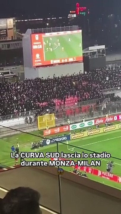 U-Power Stadium: gli ultras del Milan abbandonano il settore subito dopo il fischio d'inizio
