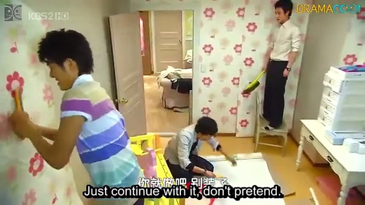 3 Dads with 1 Mommy (04)