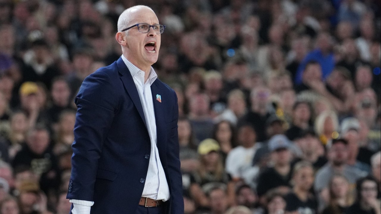 Exploring Dan Hurley's Intense Basketball Coaching Techniques