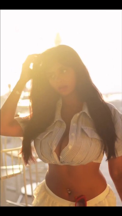 Poc0hontas Biography | American Curvy Plus Size Model / Curvy Instagram Star / Fashion Model