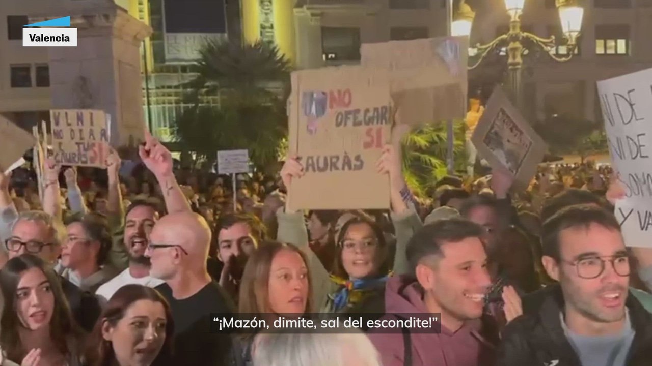 Multitudinaria manifestación pide la dimisión de Mazón