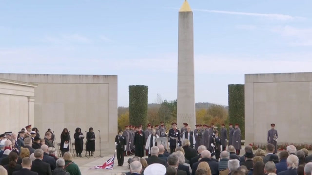 Two-minute silence held across UK to mark Remembrance Day