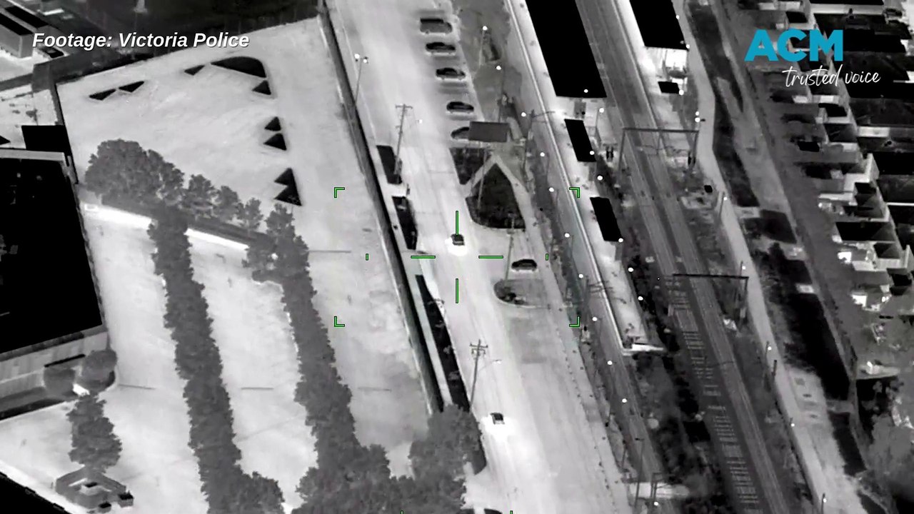 Man arrested trying to jump fence during foot chase