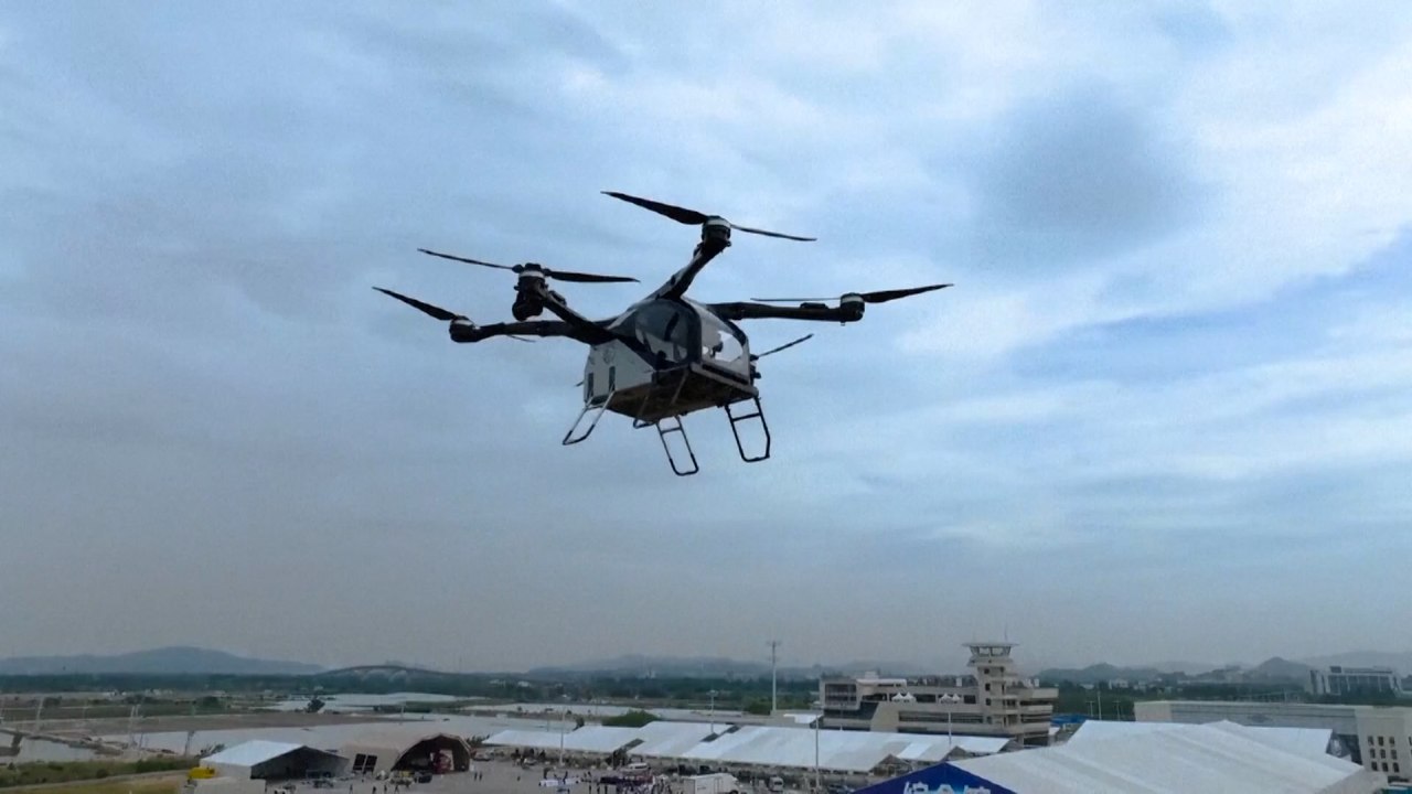 El coche volador de XPENG hace su primer vuelo público