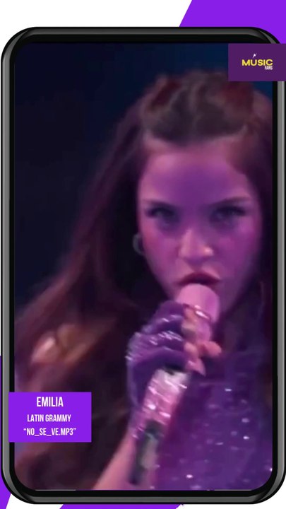 Latin Grammy. Emilia siempre icónica.