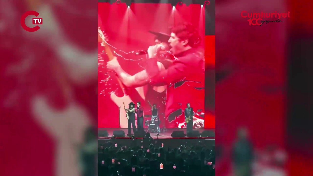 Sertab Erener 'Saygı1'de duygusal anlar yaşadı