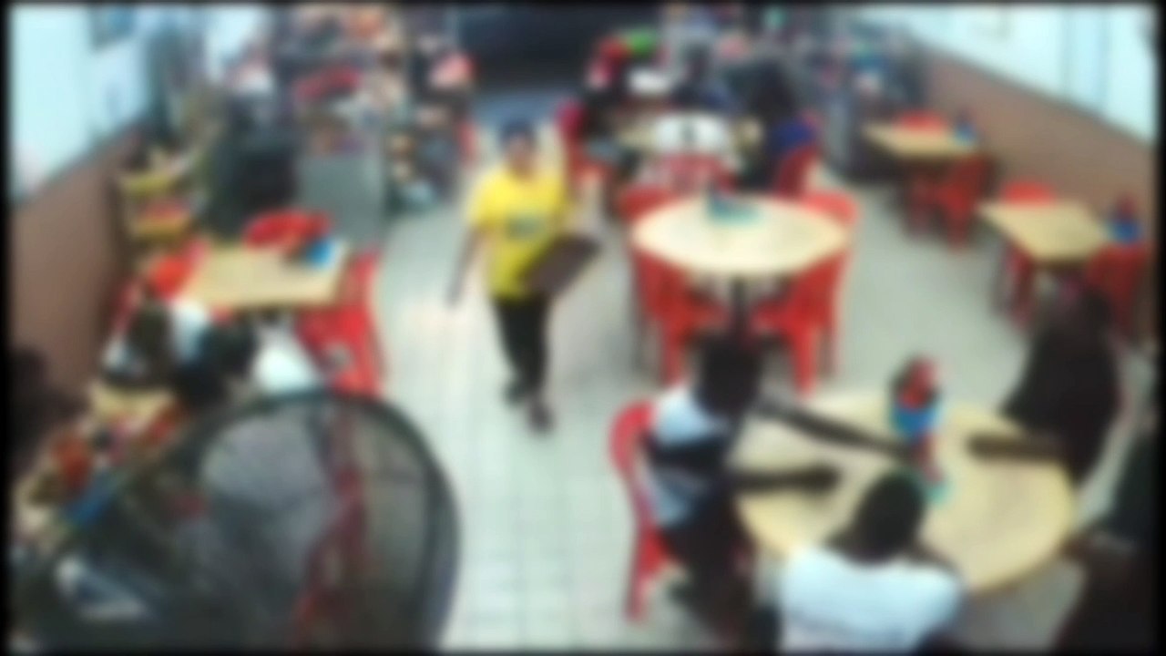 10印男上演“武打片” 警开档查