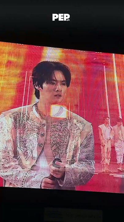 Stray Kids greet their Filo Stays! | PEP