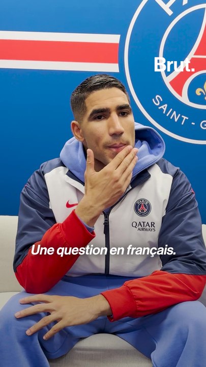 Discussion avec le défenseur du PSG Achraf Hakimi