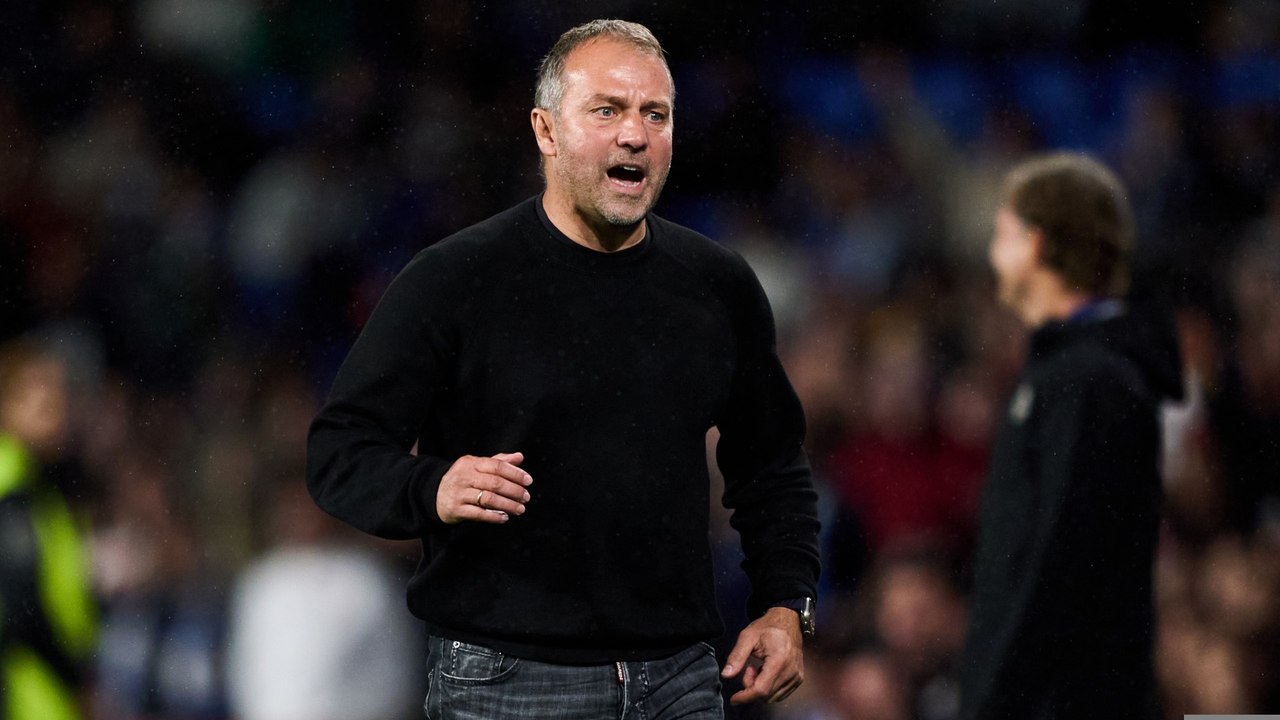 Flick sings praises of 100-goal Lewandowski