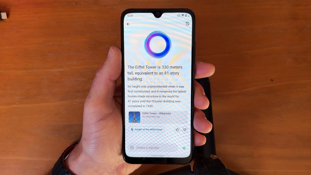 Conversación con Meta AI usando la voz en whatsApp