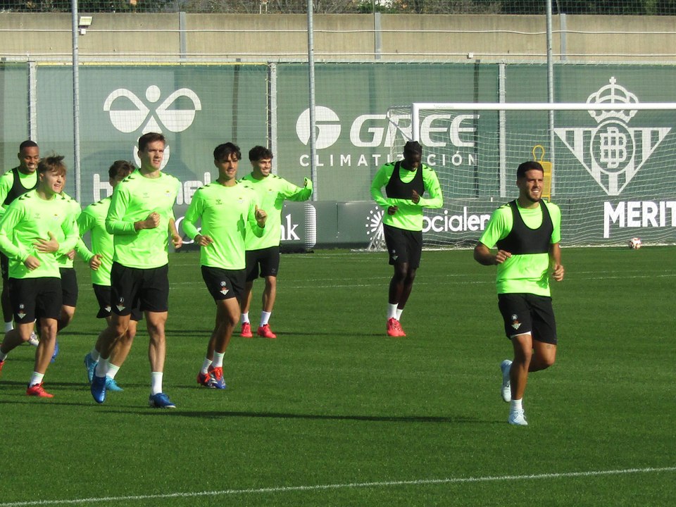 Fornals y Cardoso regresan a la dinámica grupal