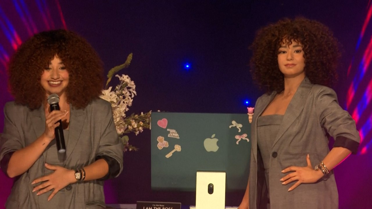 Lena Situations entre au musée Grévin