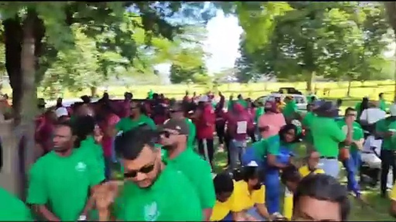 UNIONS UNABLE TO DELIVER LETTER TO PM