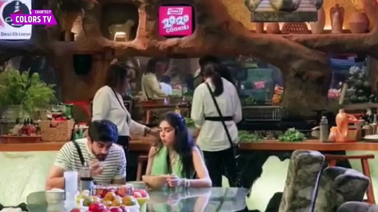 Bigg Boss 18 LIVE_ Eisha Ne Apne Haath Se Khilaya Avinash Ko Khana, Avinash EIsha Ka Confession