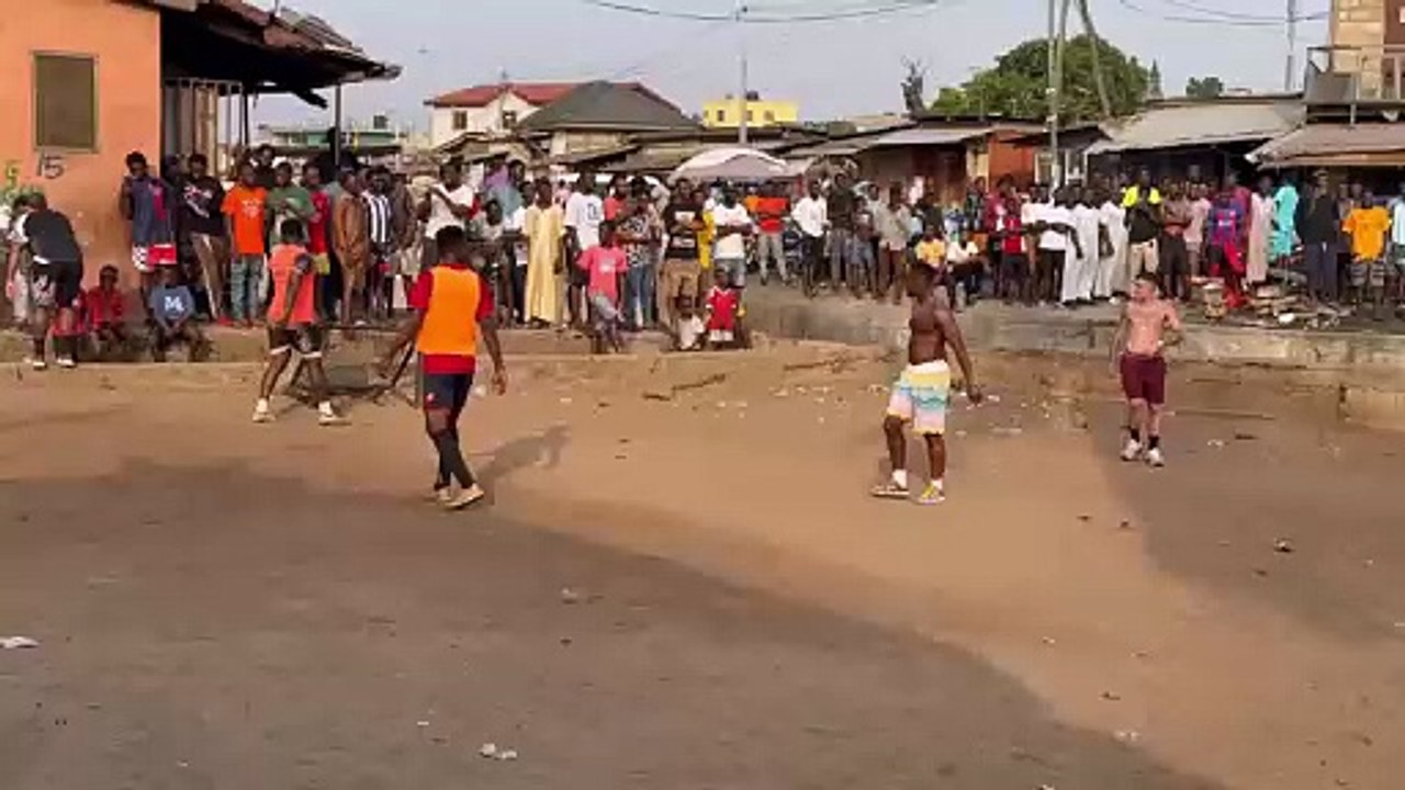 MC Hariel e Memphis Depay gravam clipe em Gana