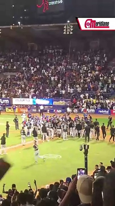 ¿Por qué se vacían las bancas en el Leones-Tiburones? 🏀