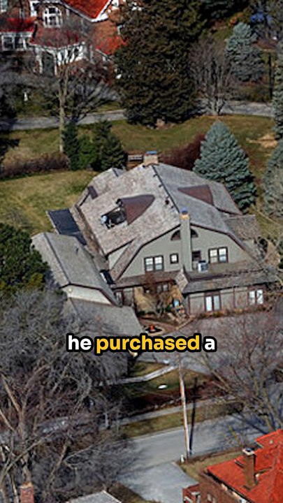 Why Billionaire Warren Buffett Still Lives in a $32k Home