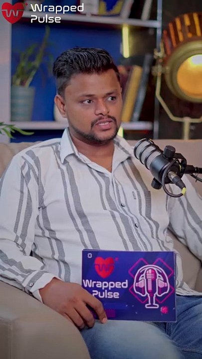 what is the between social work and politics?