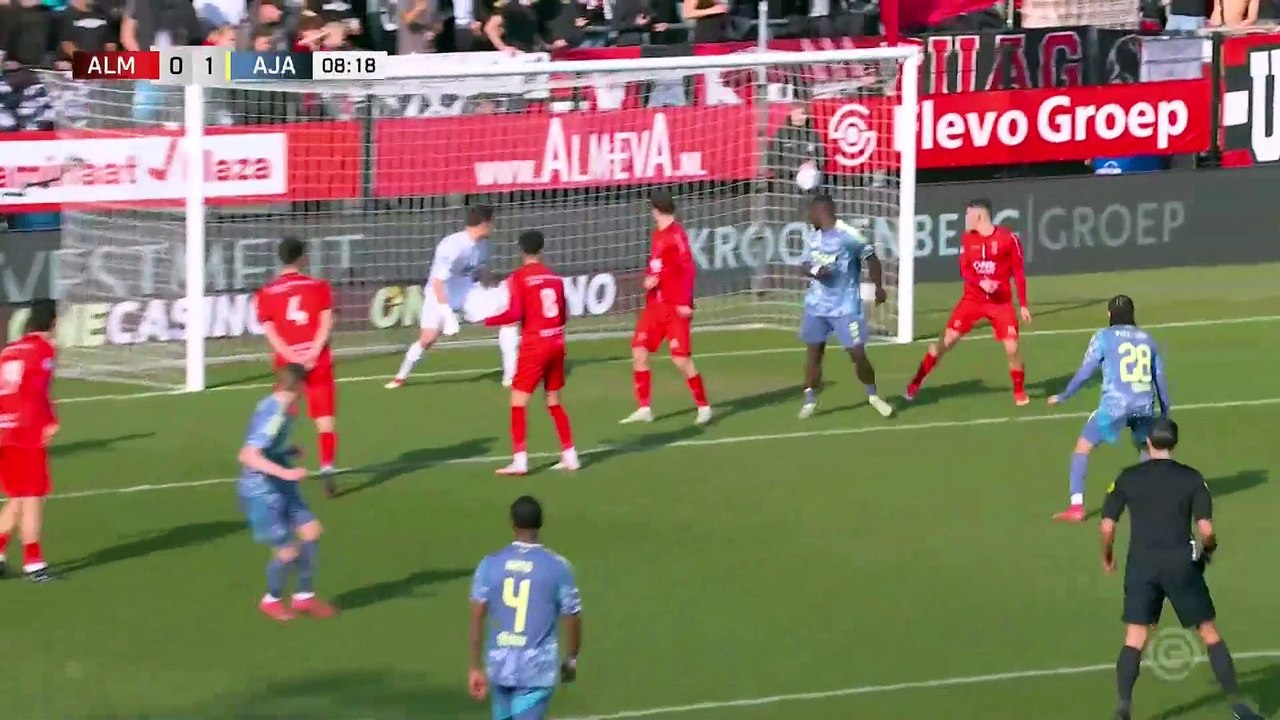 Eredivisie - L'Ajax creuse l'écart