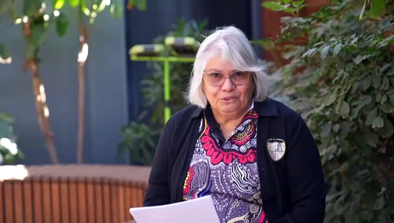 Banks have left Leonora but one woman is trying to help those in need