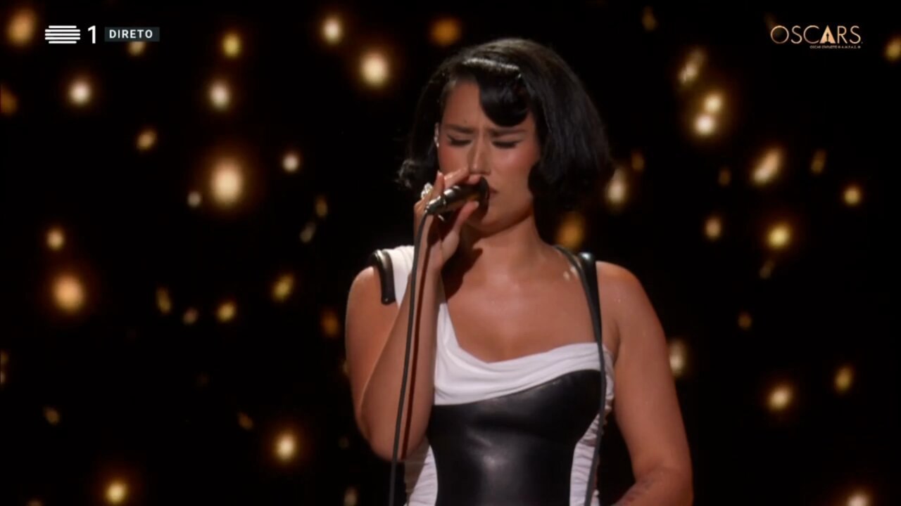 Raye performs “Skyfall” (Adele) - Bond tribute Oscars 2025