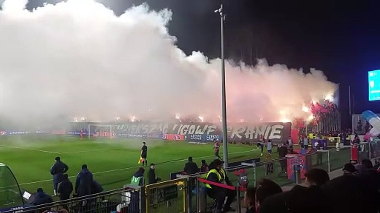 Doping kibiców Lechii Gdańsk i Rakowa Częstochowa