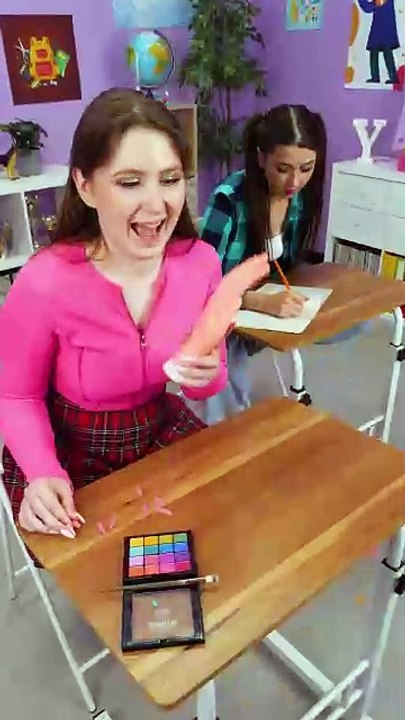 🎁 Fake Hand Scare #123go