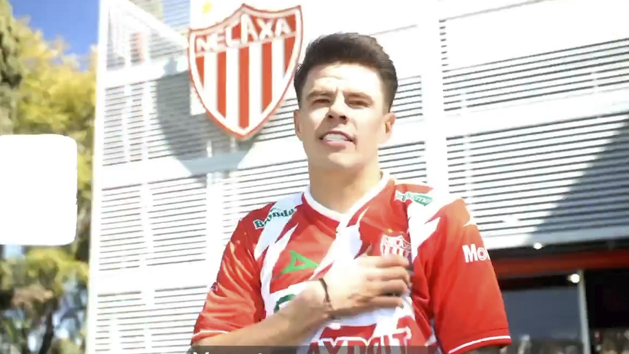 Pavel perez deja a Chivas y se convierte en jugador de Necaxa para 2025