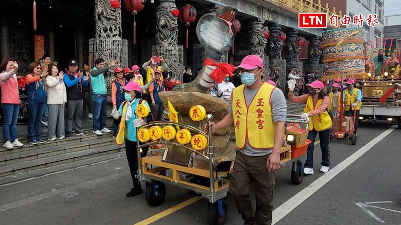 屏東玉皇宮神獸大遊行 神明顯神通參加遶境