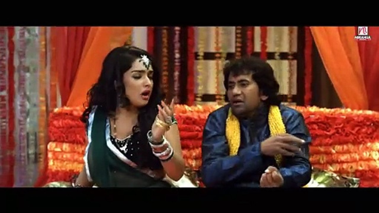 Amrapali Dubey Hot Clip from nirahua hindustani