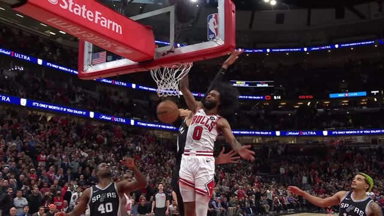 Coby White posterises Wembanyama