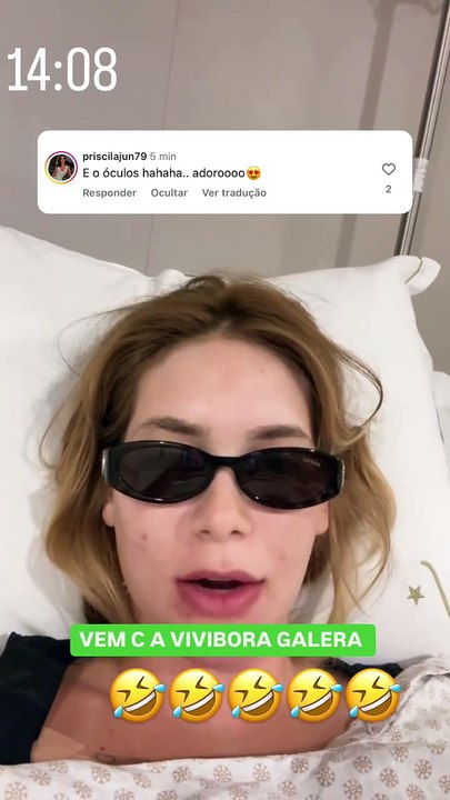 Virgínia se recupera de novos procedimentos estéticos