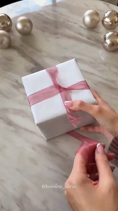 Creative & Cute Gift Wrapping Ideas to Make Your Presents Stand Out 🎁