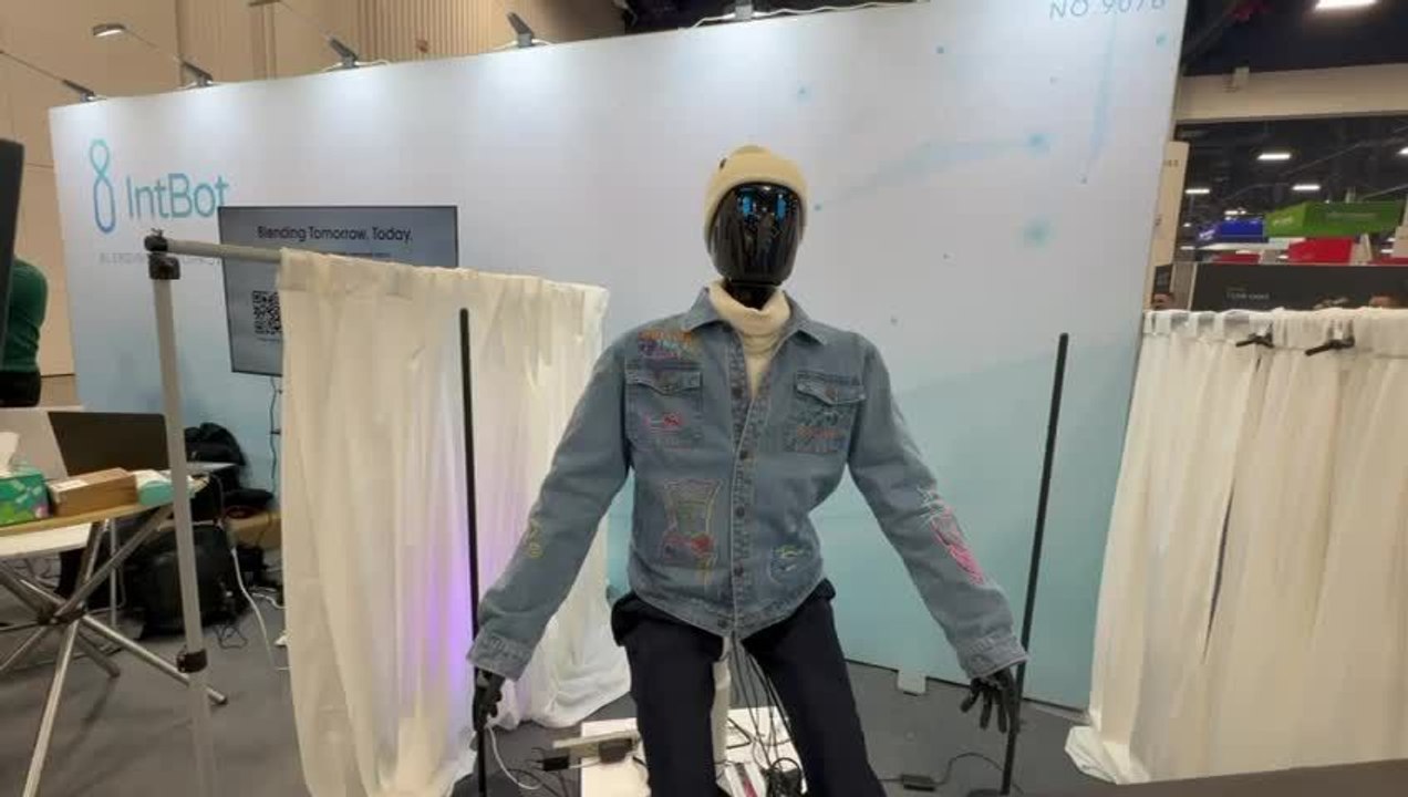 CES 2025 : Découvrez le Robot Compagnon Innovant d'IntBot 🤖