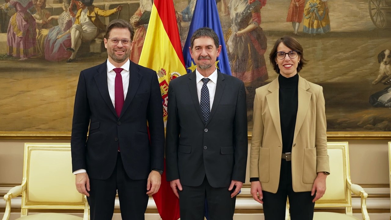 Educación y Amazon firman un acuerdo para formar a jóvenes en habilidades digitales