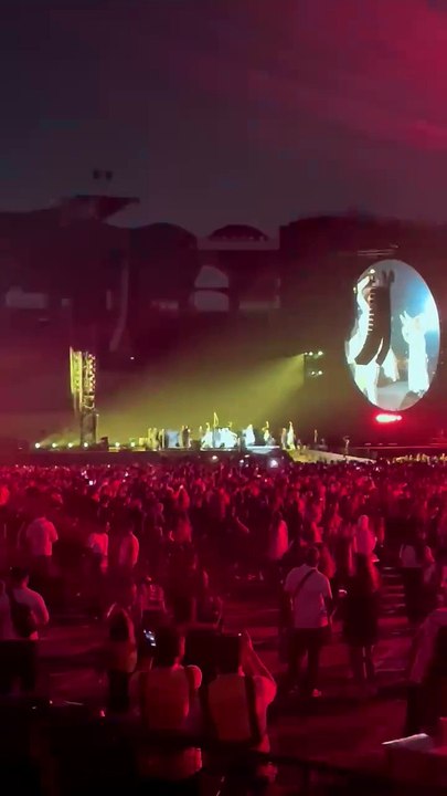 Elyanna performs Deewani Mastani