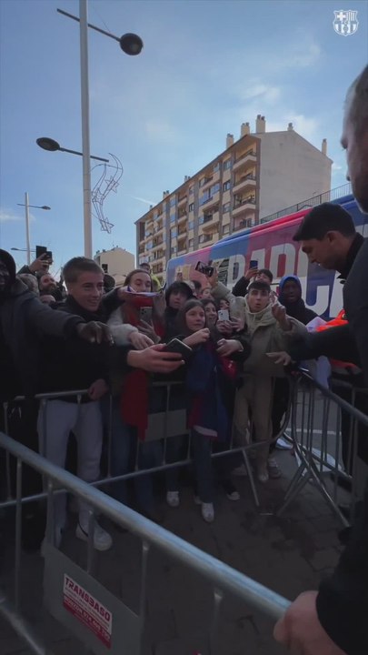 El detalle de Flick con los aficionados culés