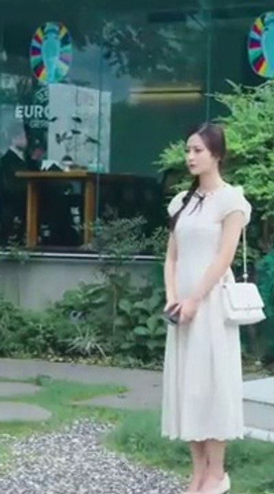 Poor Girl Sits at Wrong Table On Blind Date ,Never Imagined He's CEO Of Her Company and Falls in Love With Her!