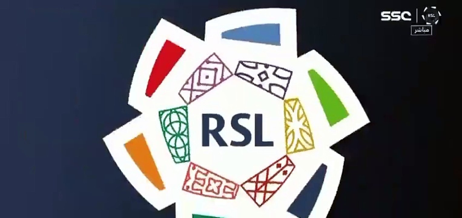 Al-Shabab'lı futbolcu Fatih Terim'in yüzüne su fırlattı!