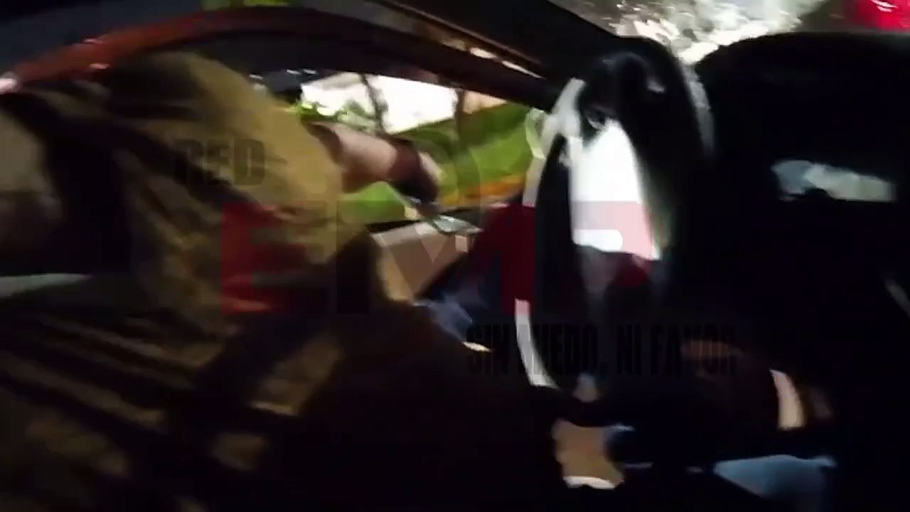 Comandante Persiguiendo a Su Victima