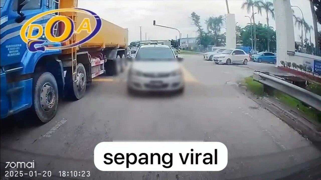 轿车被罗厘追尾 结果“卡”3罗厘之间