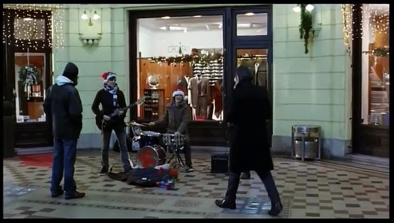 Just Between Us _ Neka ostane među nama