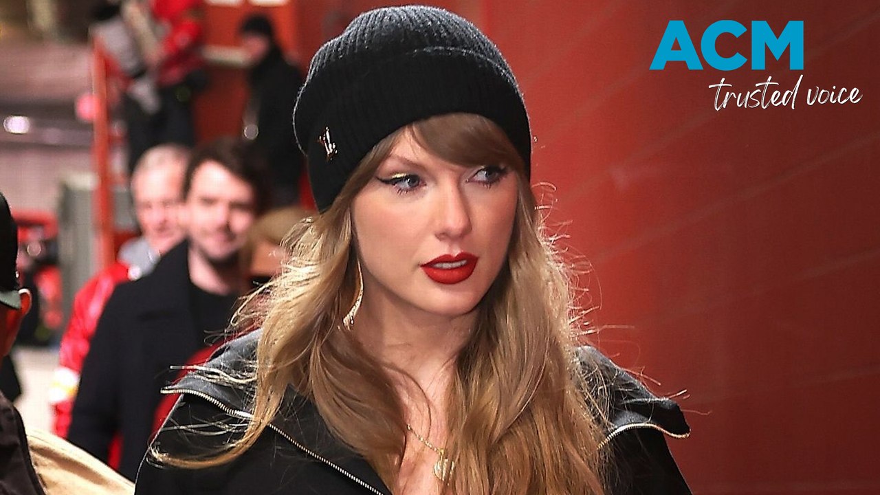 Taylor Swift turns heads at NFL supporting Travis Kelce