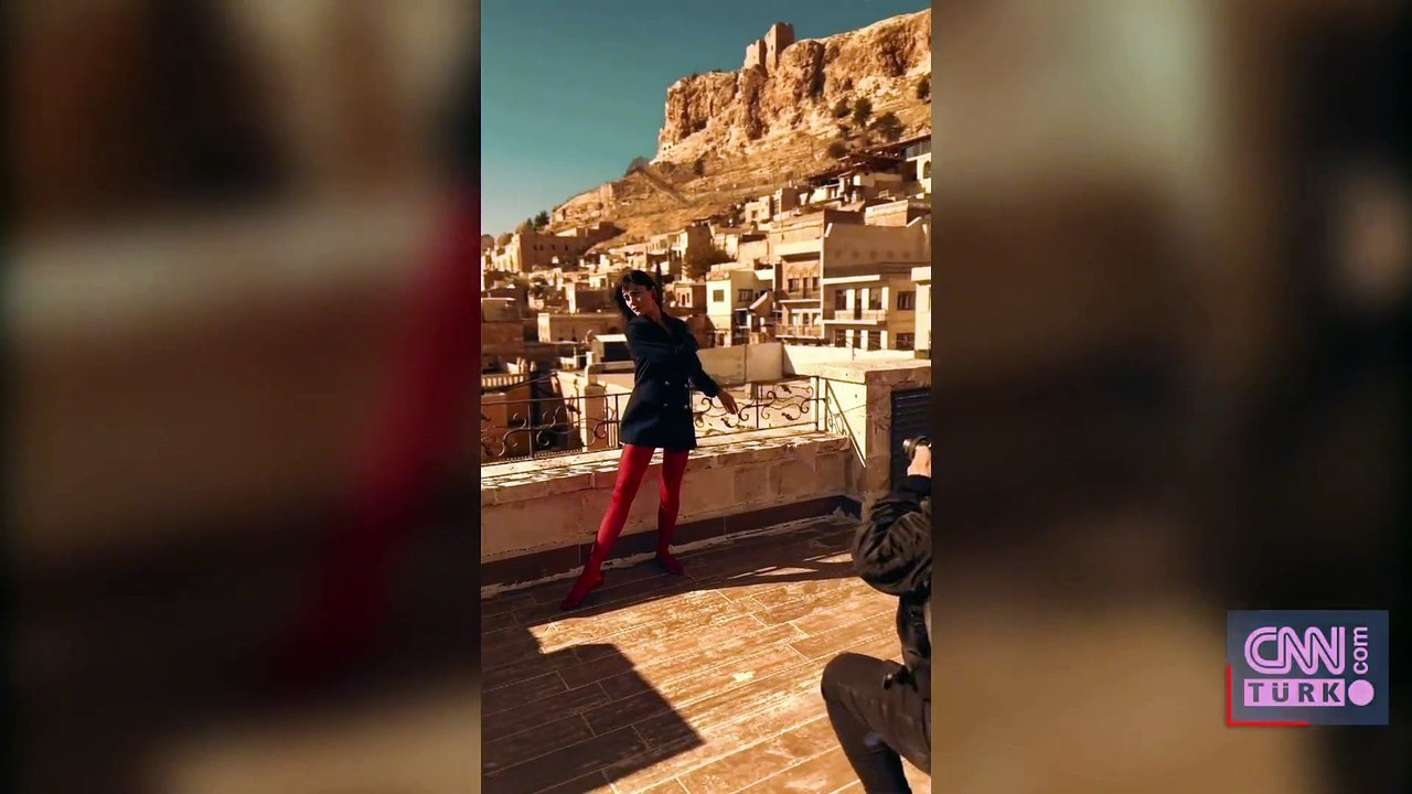 UZAK ŞEHİR’İN BÜYÜSÜNE KAPILDI! MARDİN’İN EŞSİZ ATMOSFERİNDE MODERN DANS