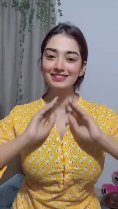 Russian Bandana - Dhanda Nyoliwala  New Haryanvi Song #RussianBandana #DhandaNyoliwala #hrsong - 720