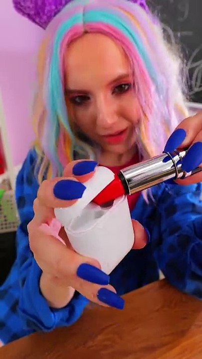 Lipstick or Music? 💄🎧 #123go